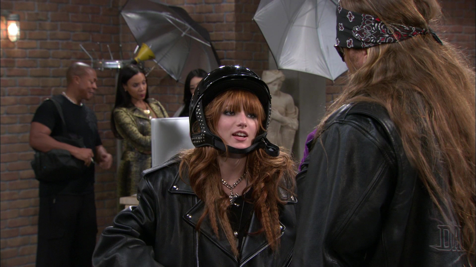 Shake_It_Up_S01E18_1080p_BTD_001649.jpg