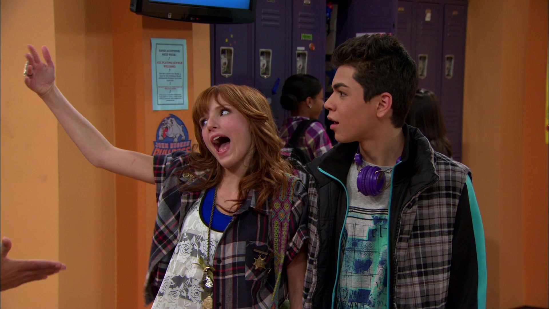 Shake_It_Up_S01E18_1080p_BTD_002187.jpg