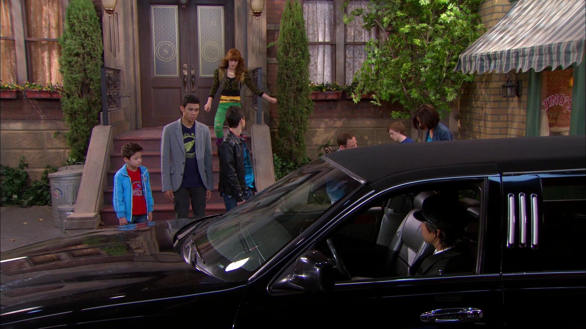 Shake_It_Up_S01E18_1080p_BTD_002491.jpg