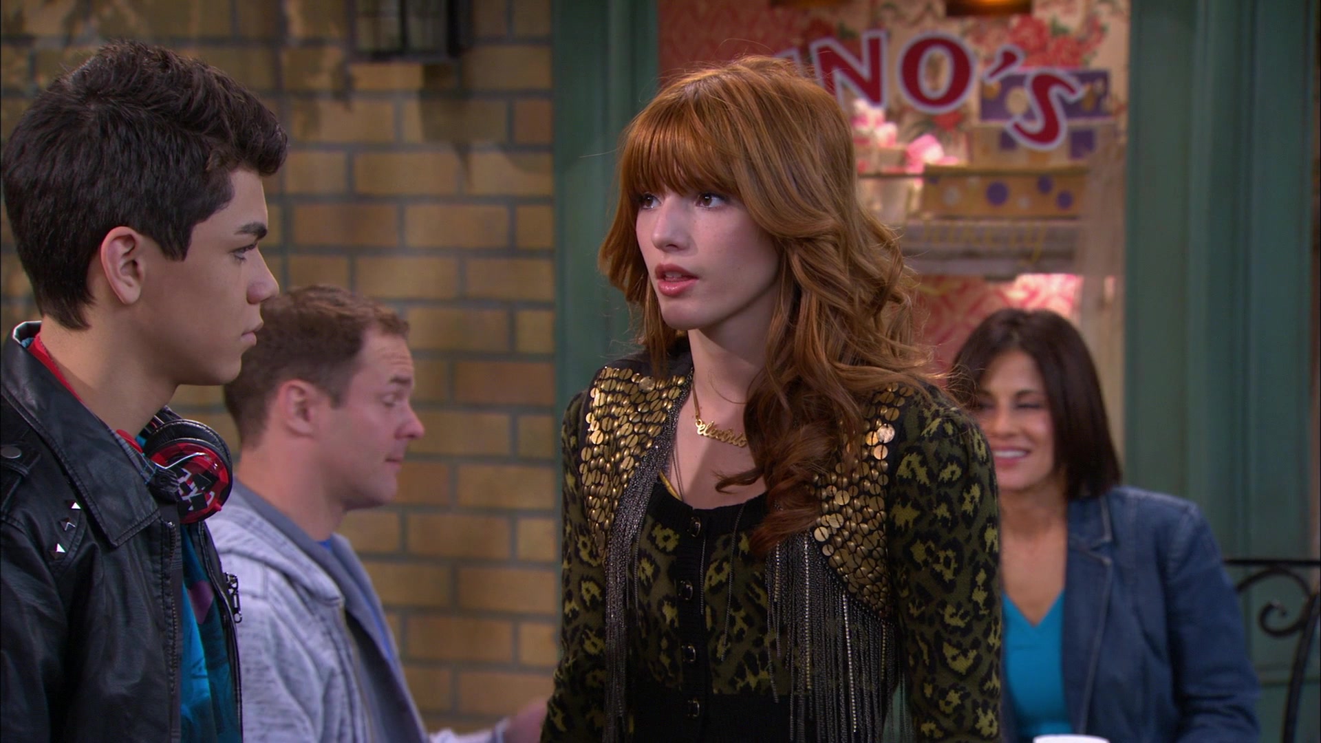 Shake_It_Up_S01E18_1080p_BTD_002504.jpg Shake_It_Up_S01E18_1080p_BTD_002504.jpg