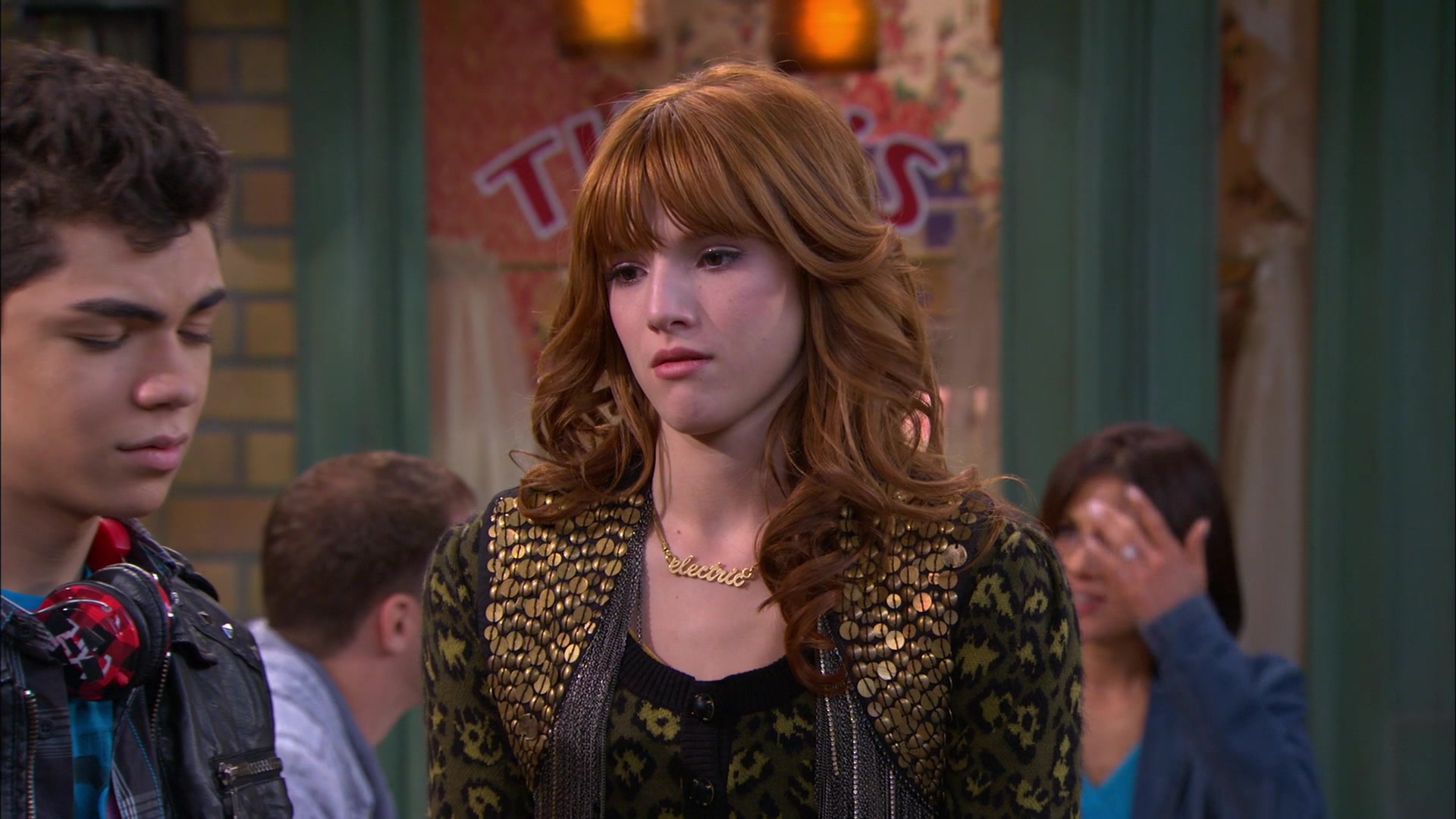 Shake_It_Up_S01E18_1080p_BTD_002549.jpg
