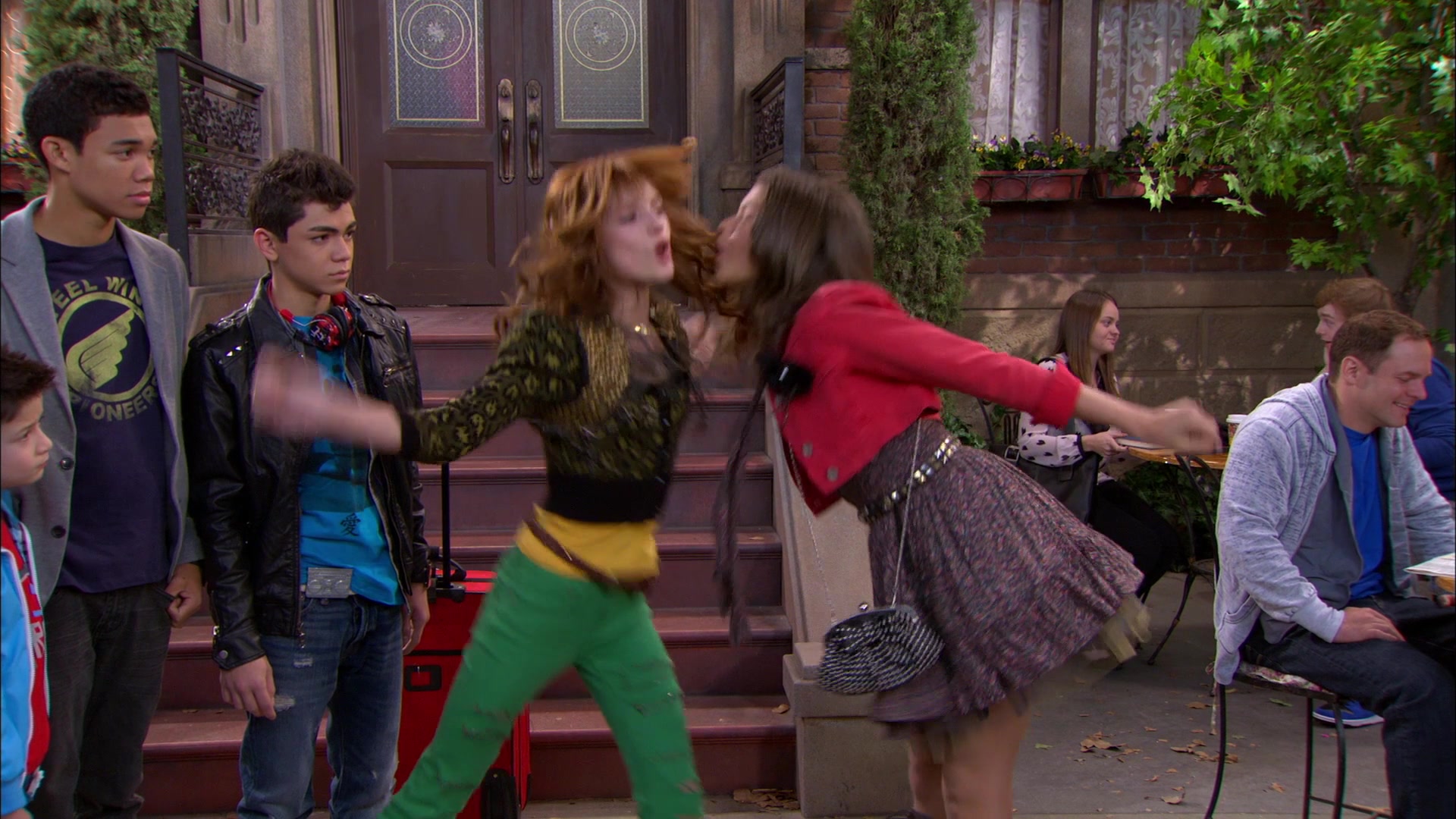 Shake_It_Up_S01E18_1080p_BTD_002625.jpg Shake_It_Up_S01E18_1080p_BTD_002625.jpg