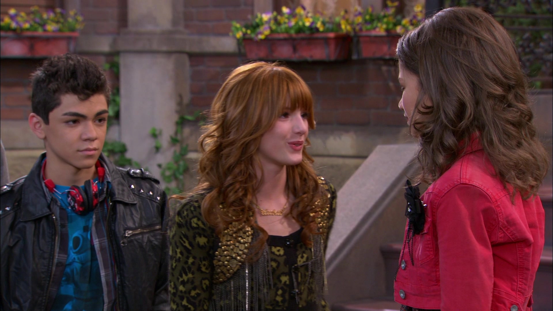 Shake_It_Up_S01E18_1080p_BTD_002637.jpg Shake_It_Up_S01E18_1080p_BTD_002637.jpg