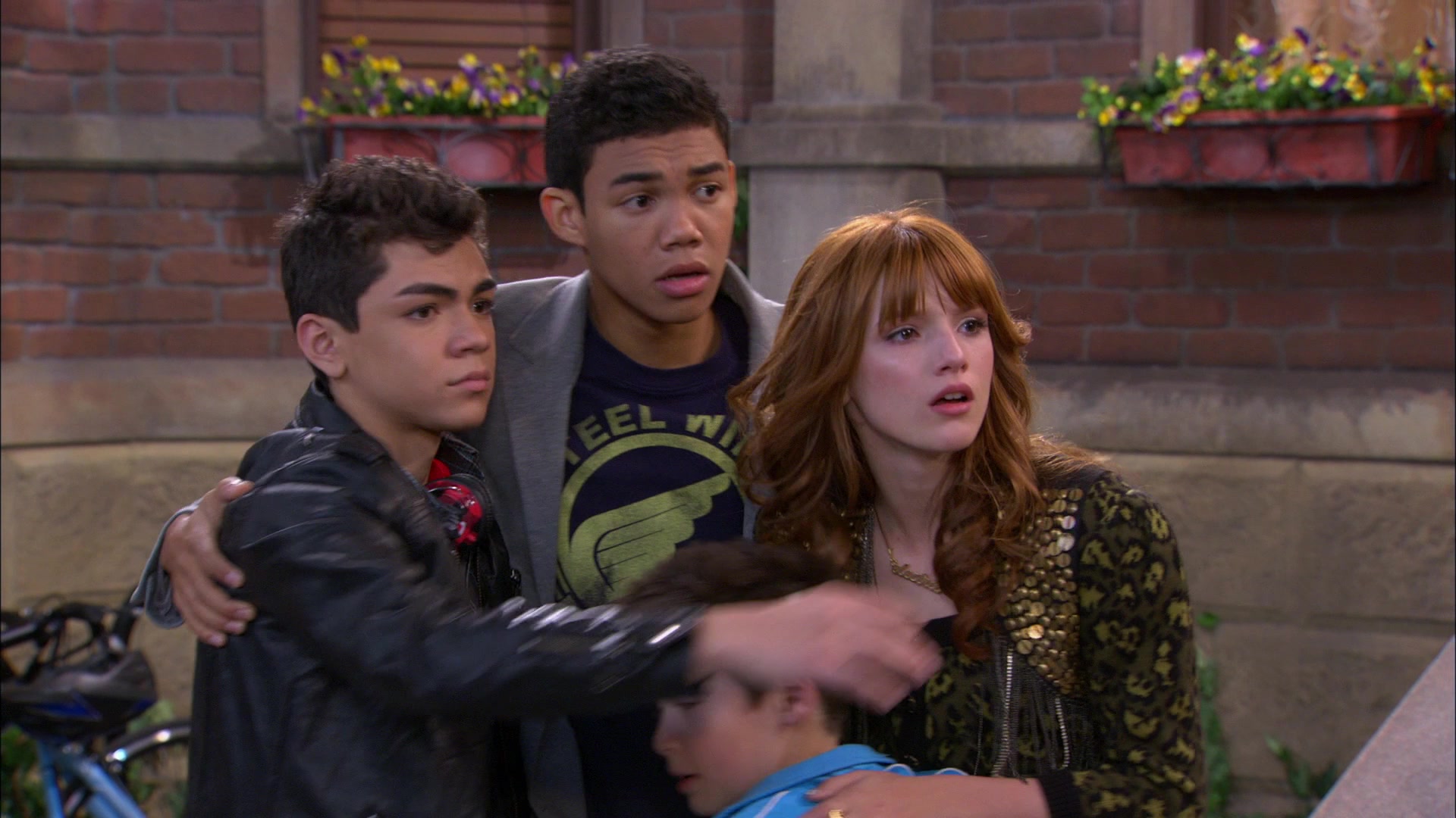 Shake_It_Up_S01E18_1080p_BTD_002794.jpg