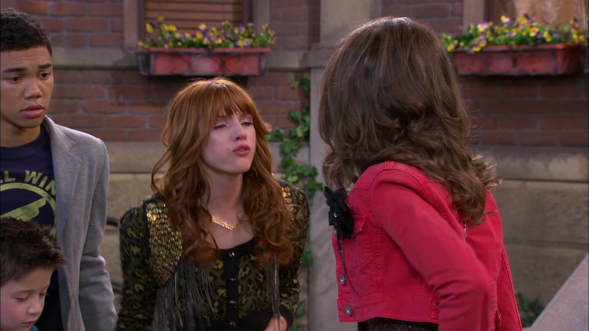 Shake_It_Up_S01E18_1080p_BTD_002801.jpg