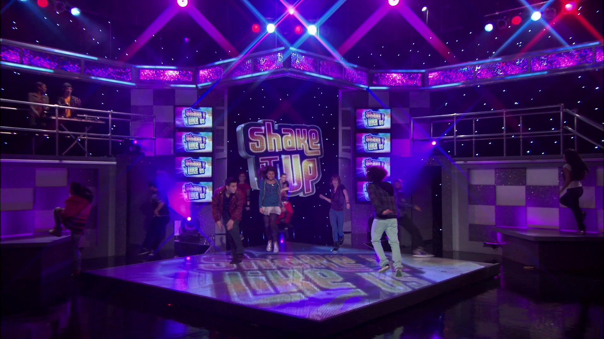 Shake_It_Up_S01E19_1080p_000062.jpg