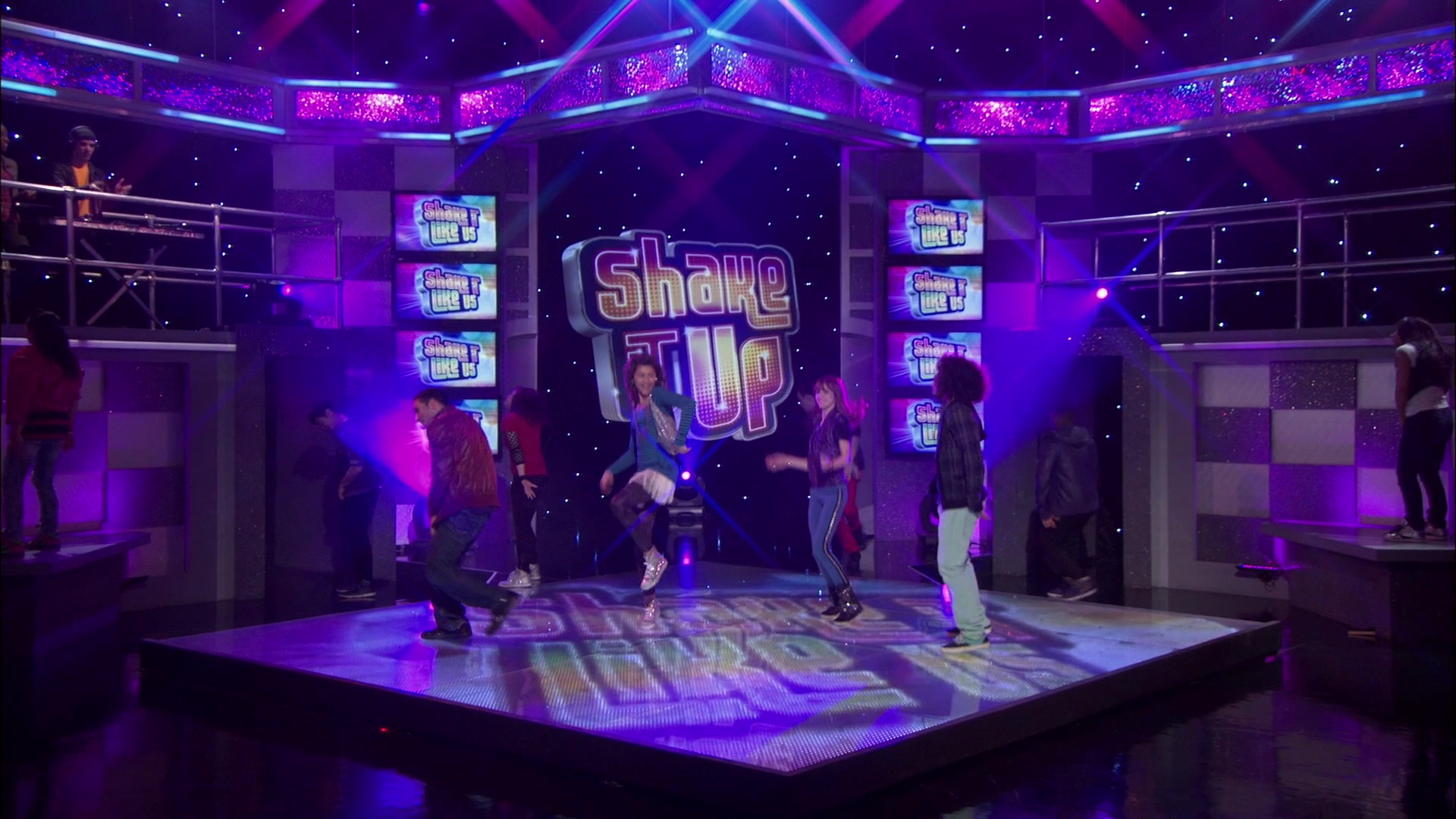 Shake_It_Up_S01E19_1080p_000064.jpg