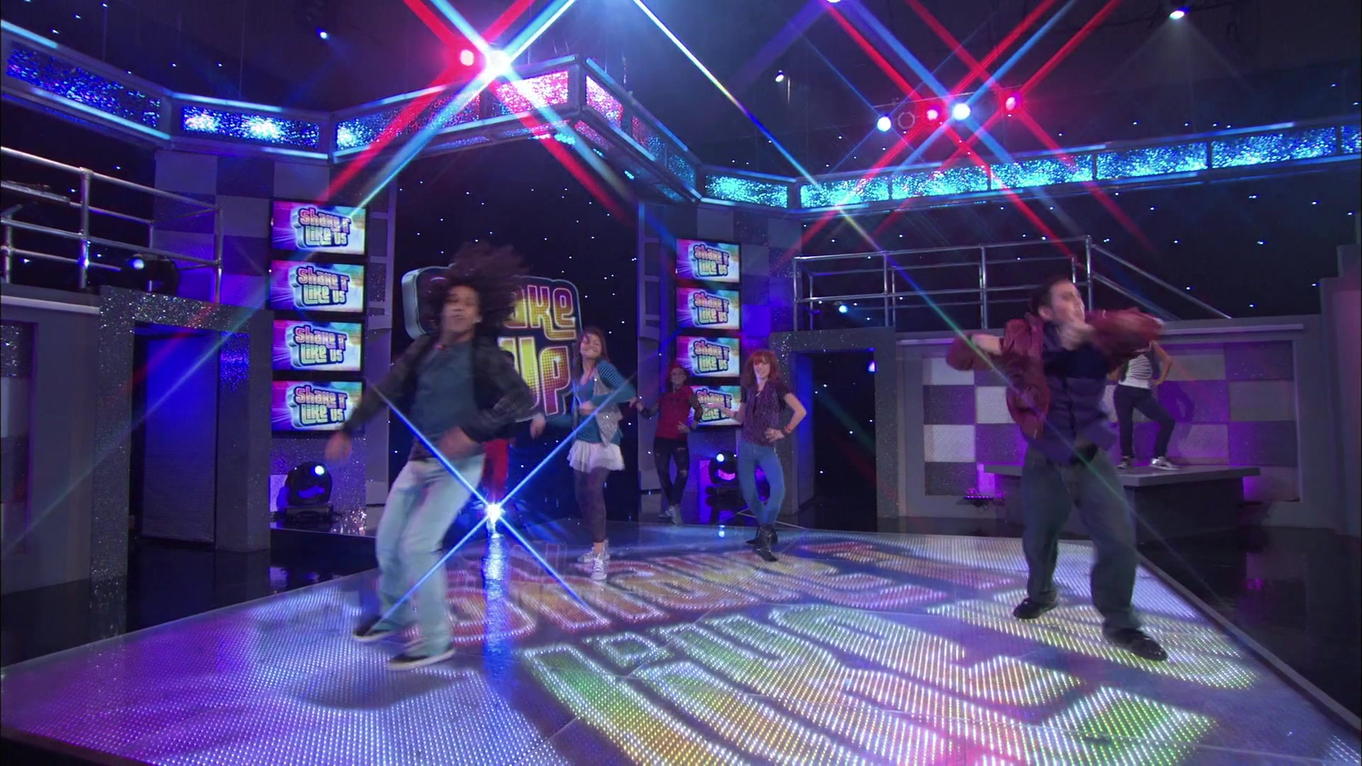 Shake_It_Up_S01E19_1080p_000158.jpg