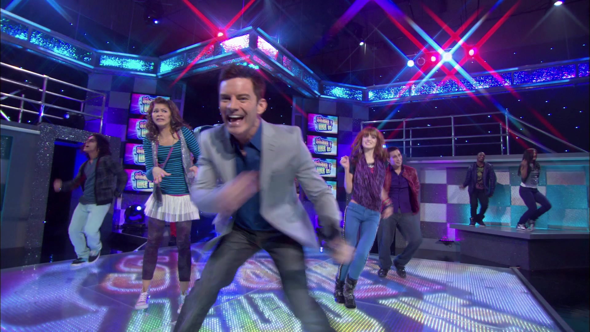 Shake_It_Up_S01E19_1080p_000191.jpg