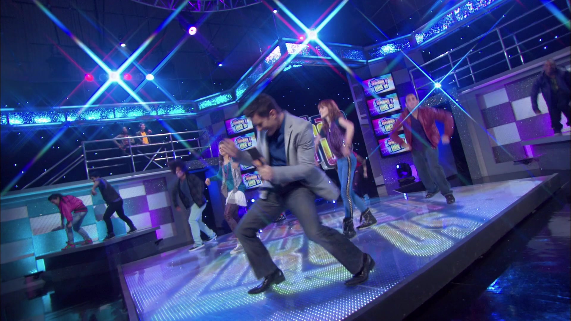 Shake_It_Up_S01E19_1080p_000203.jpg