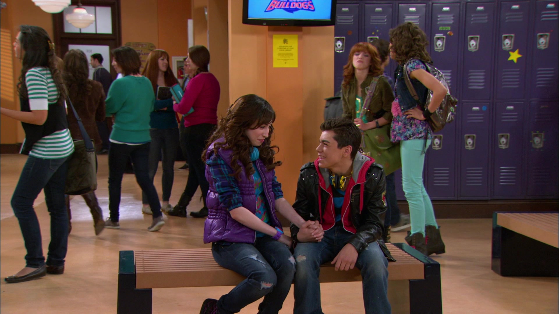 Shake_It_Up_S01E19_1080p_000348.jpg