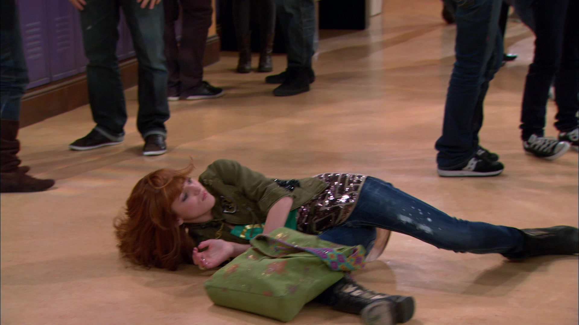 Shake_It_Up_S01E19_1080p_000623.jpg