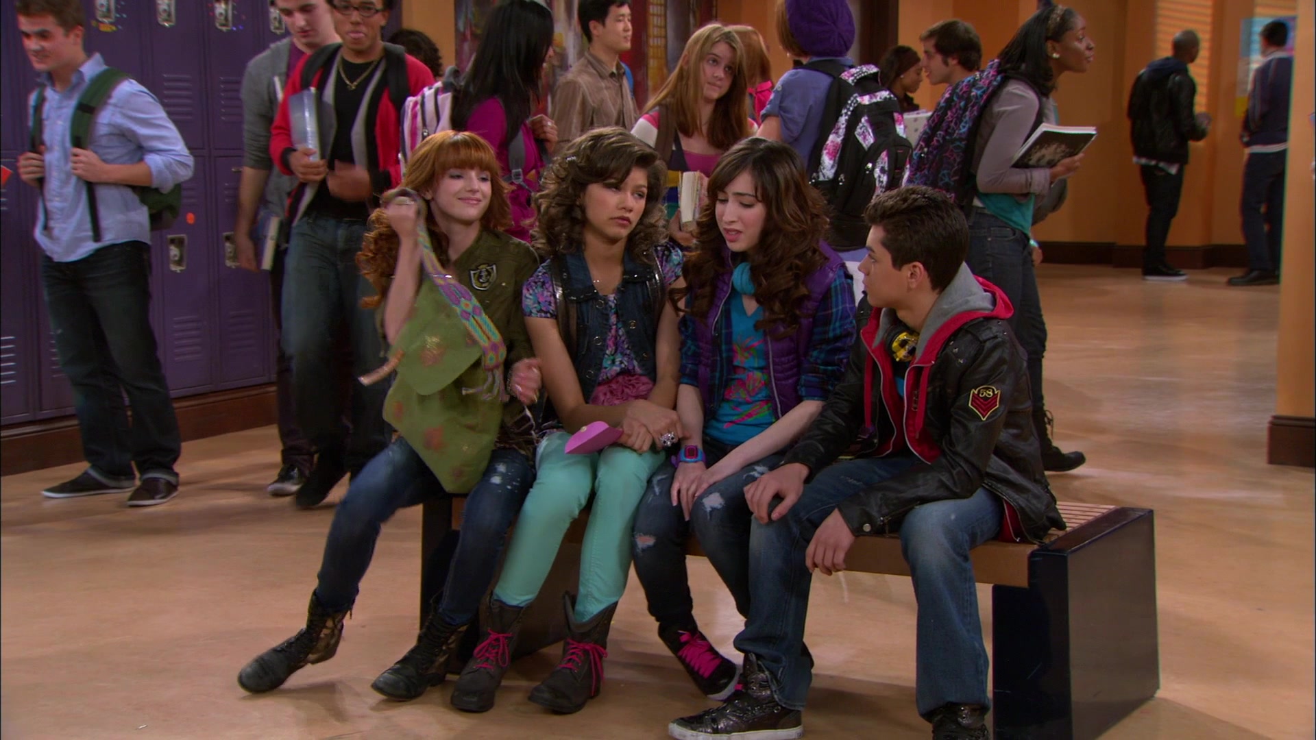 Shake_It_Up_S01E19_1080p_000633.jpg