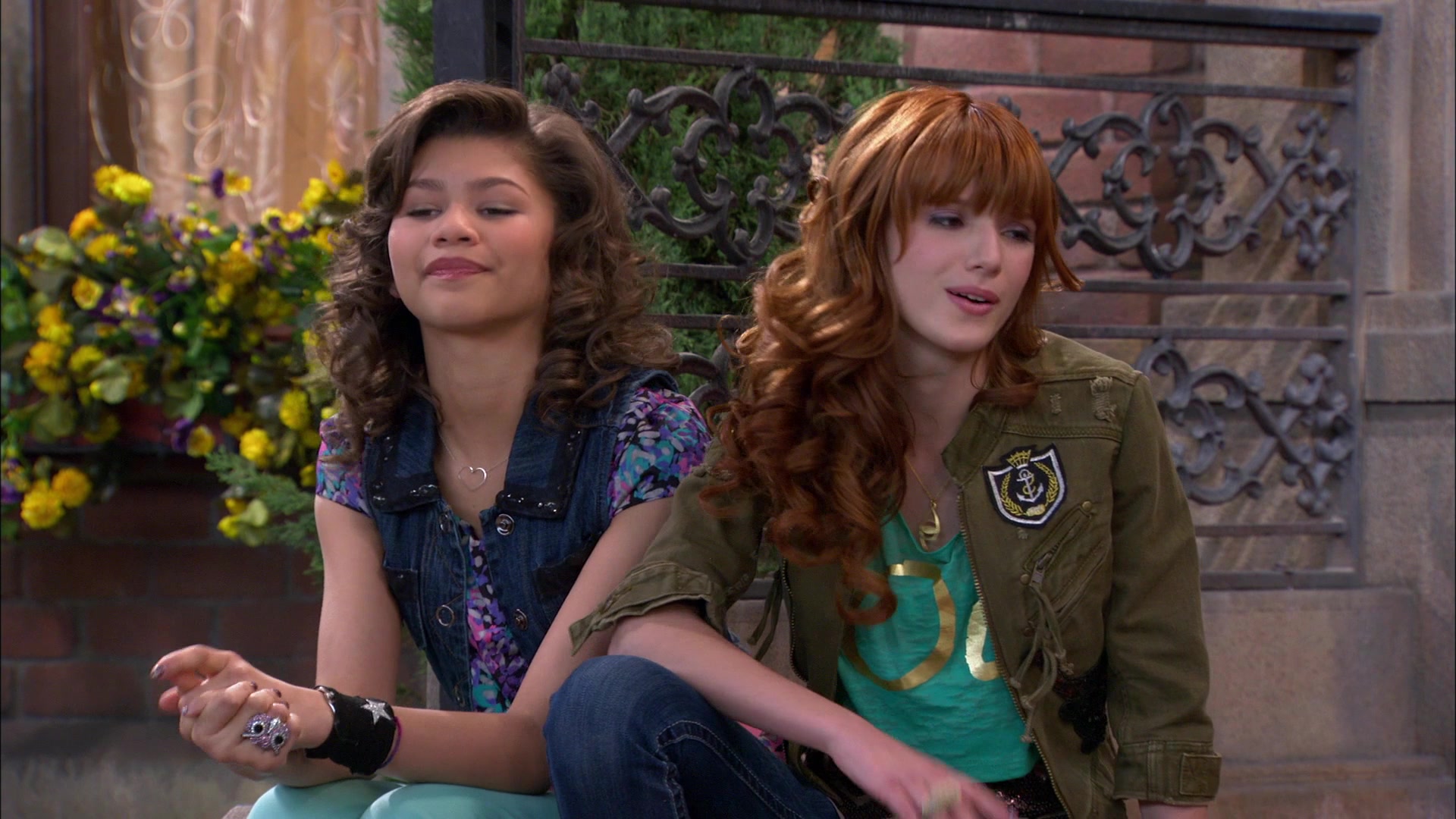 Shake_It_Up_S01E19_1080p_001014.jpg