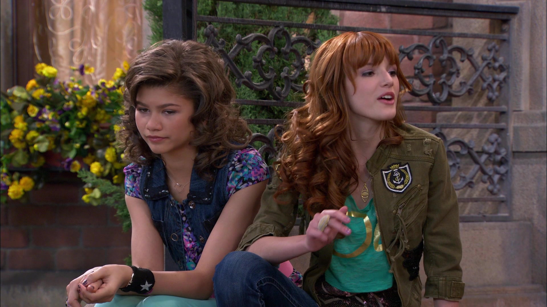 Shake_It_Up_S01E19_1080p_001044.jpg