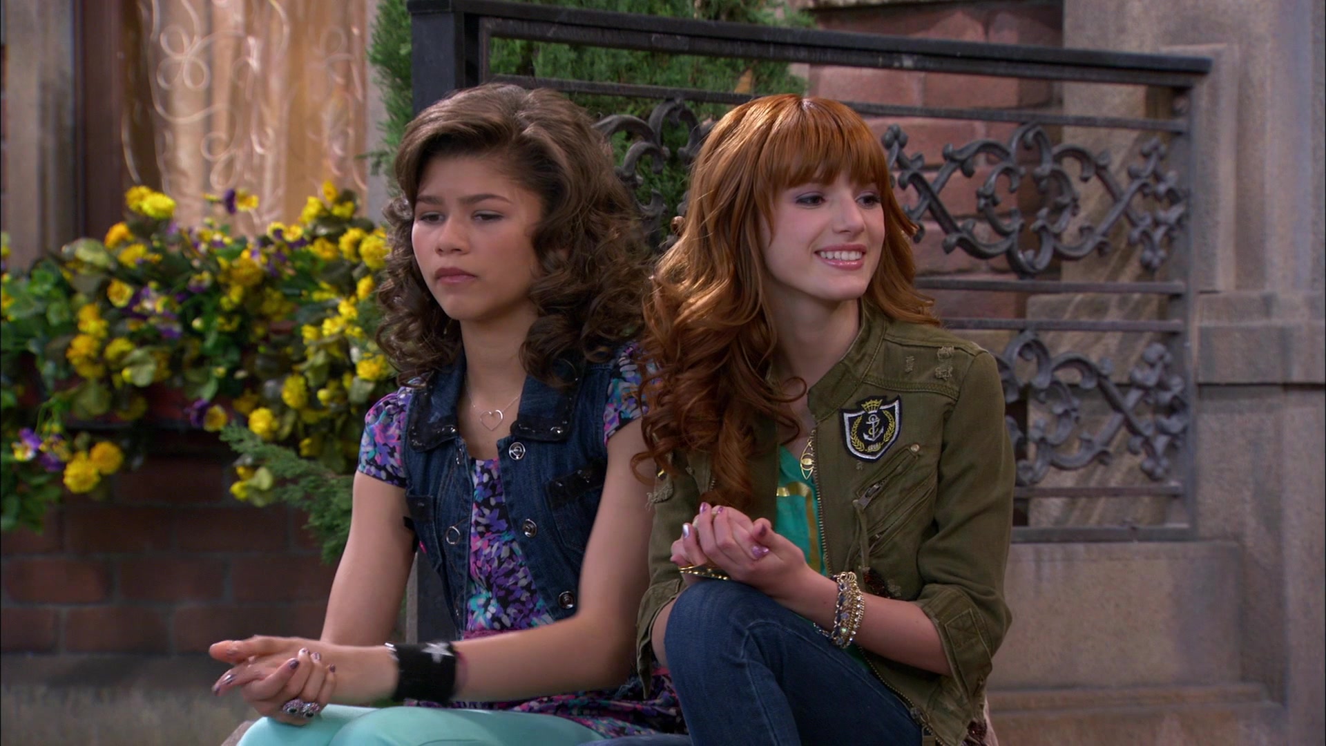 Shake_It_Up_S01E19_1080p_001051.jpg