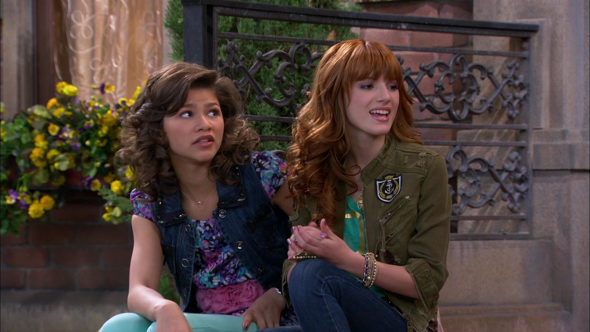 Shake_It_Up_S01E19_1080p_001058.jpg