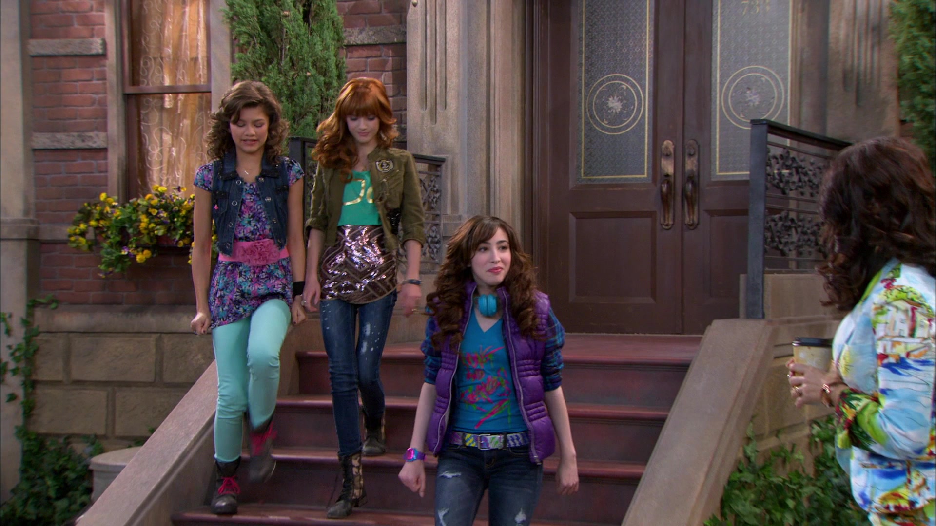 Shake_It_Up_S01E19_1080p_001088.jpg