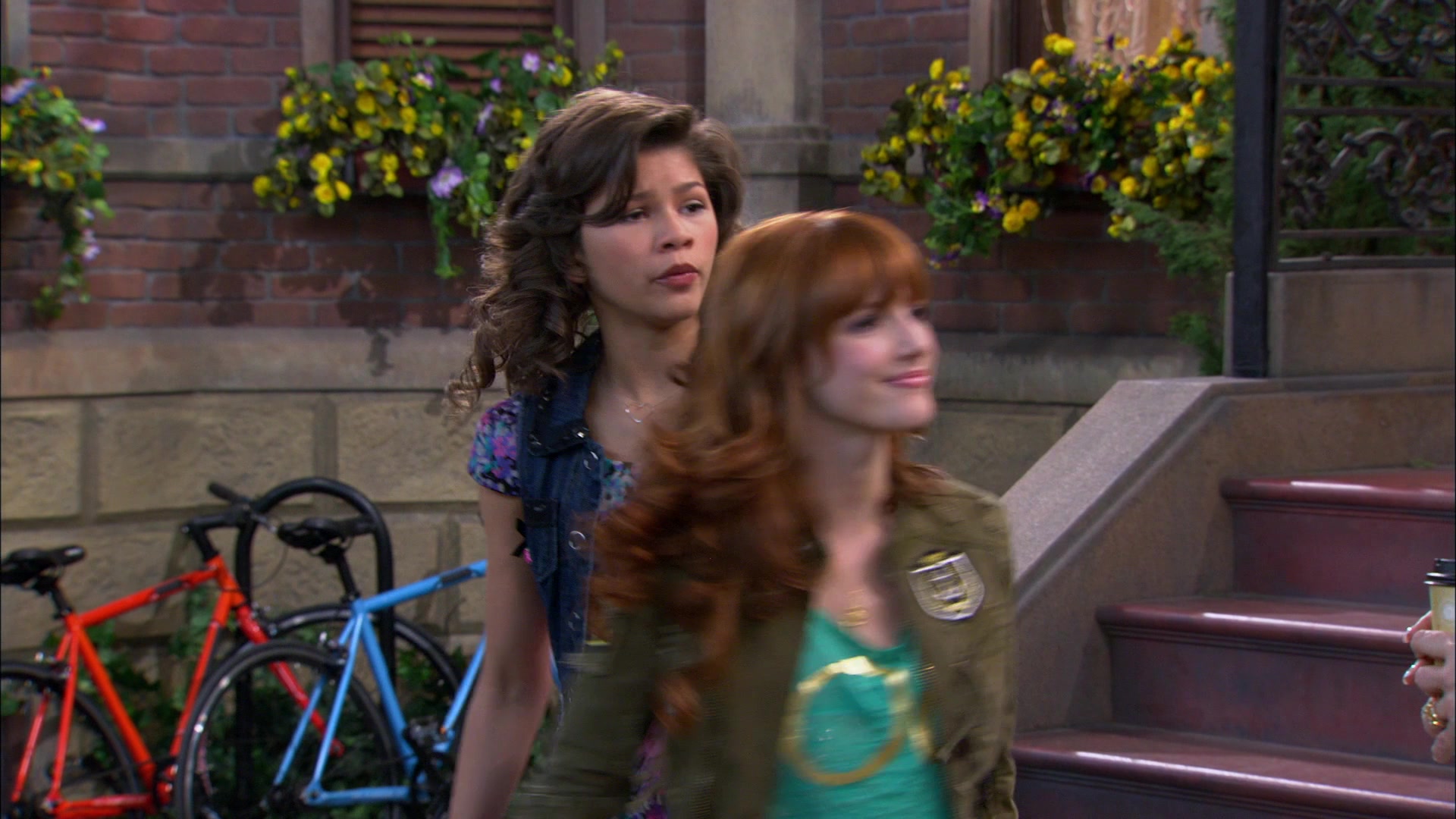 Shake_It_Up_S01E19_1080p_001148.jpg Shake_It_Up_S01E19_1080p_001148.jpg
