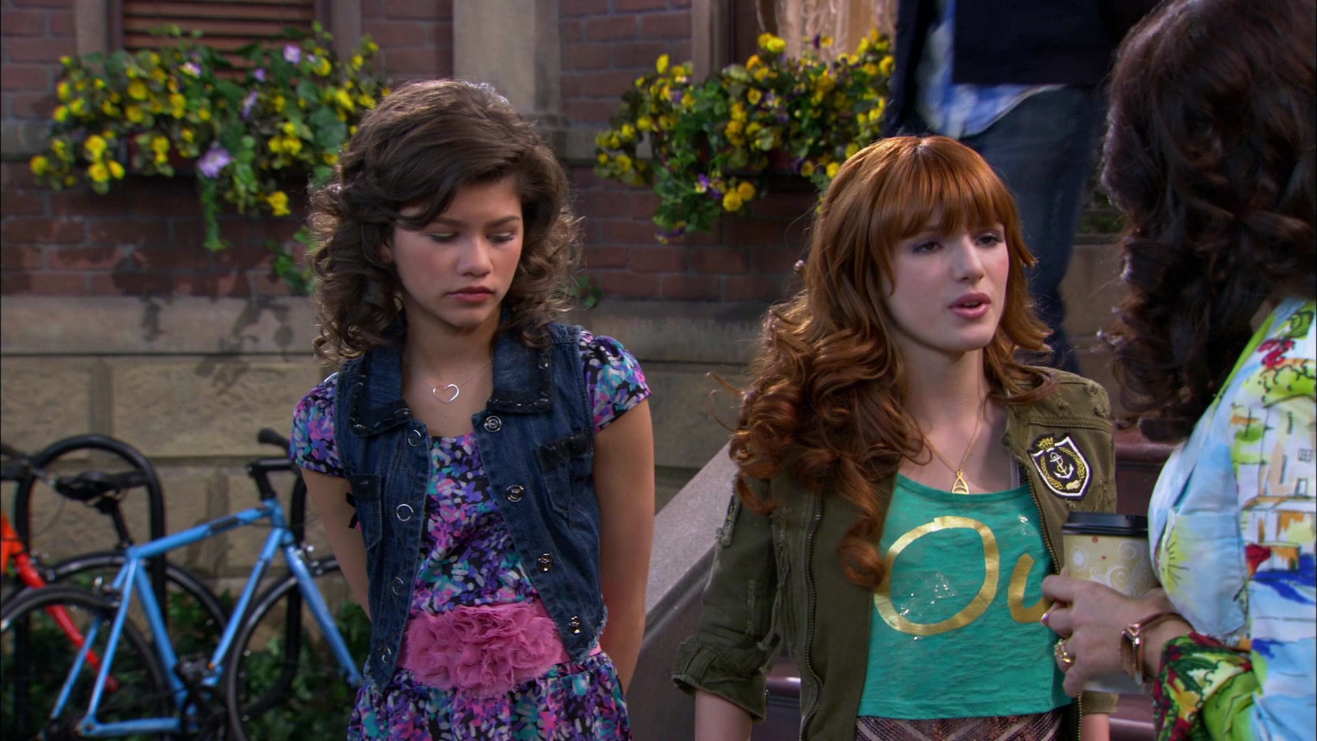 Shake_It_Up_S01E19_1080p_001162.jpg