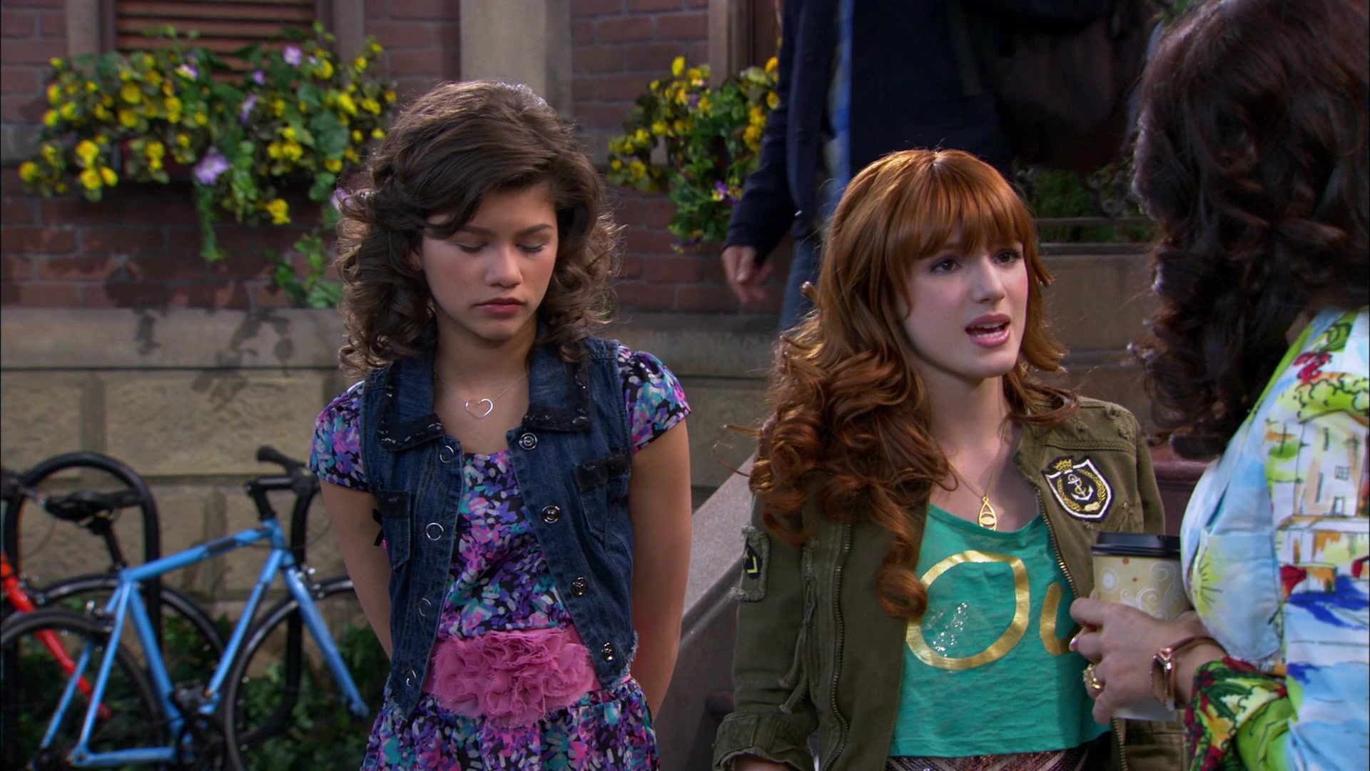 Shake_It_Up_S01E19_1080p_001163.jpg