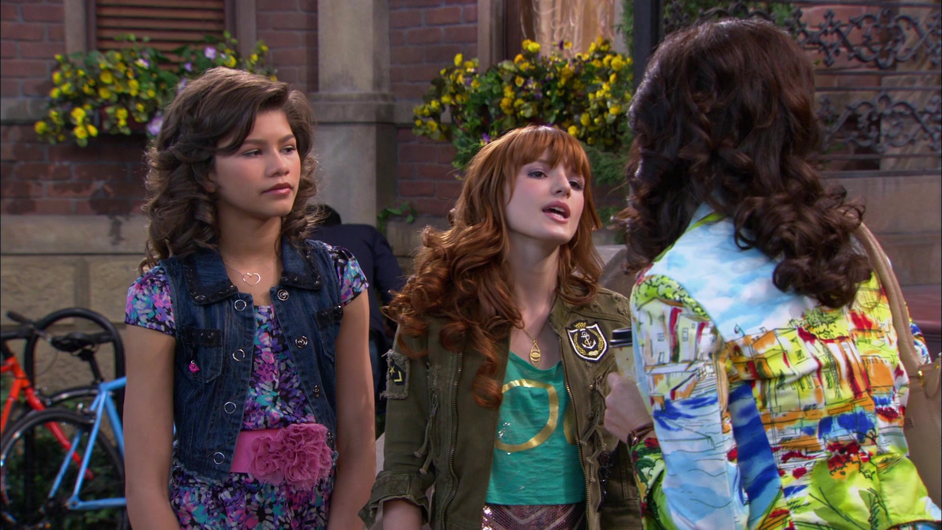 Shake_It_Up_S01E19_1080p_001205.jpg