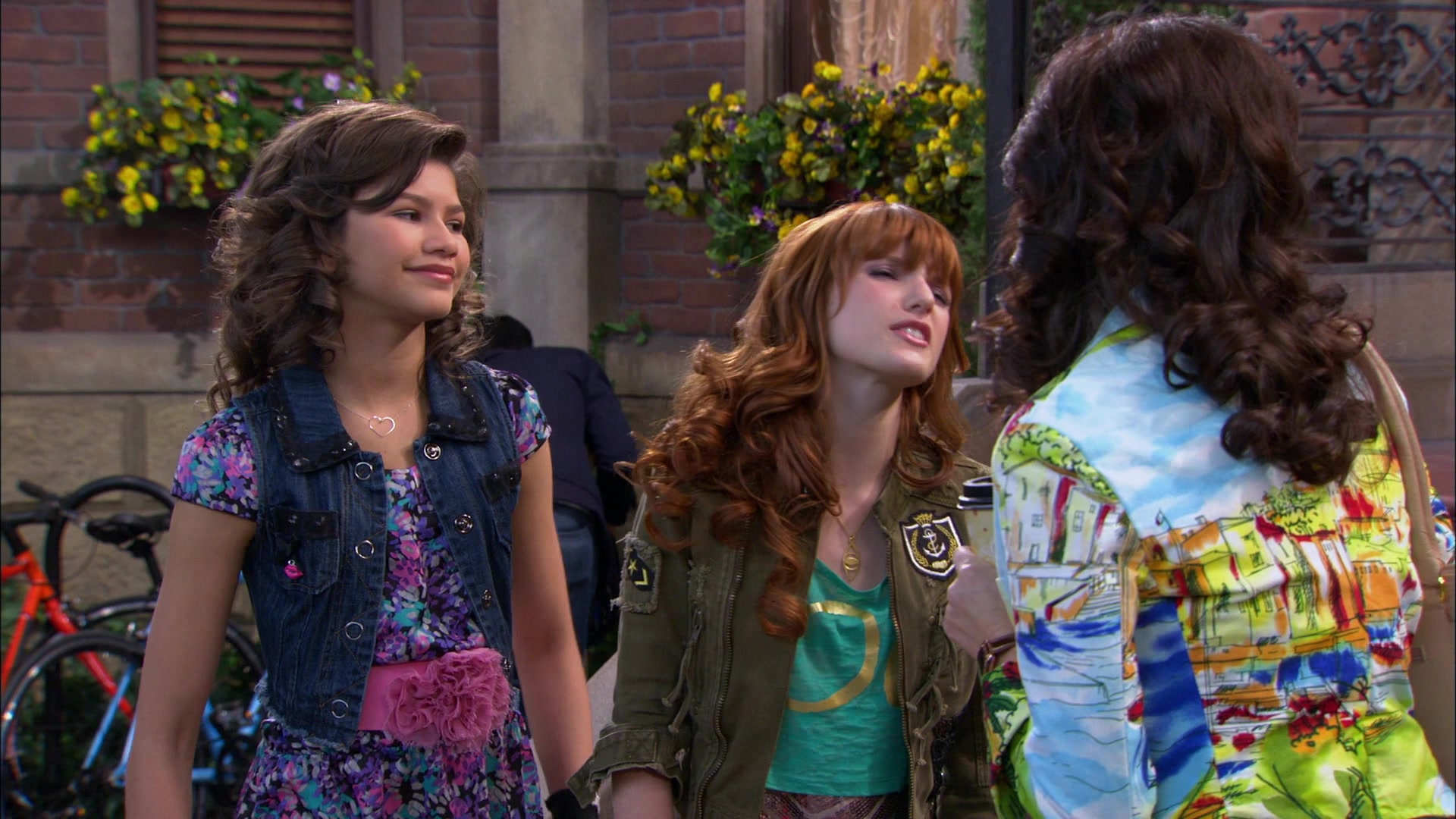 Shake_It_Up_S01E19_1080p_001206.jpg