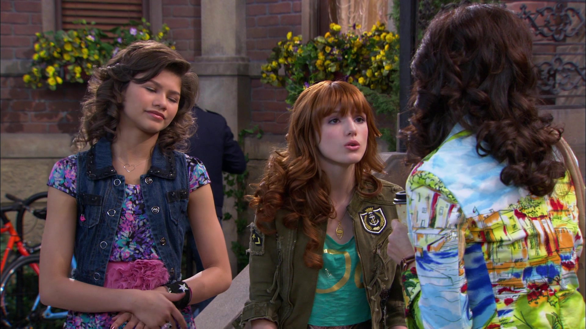 Shake_It_Up_S01E19_1080p_001208.jpg