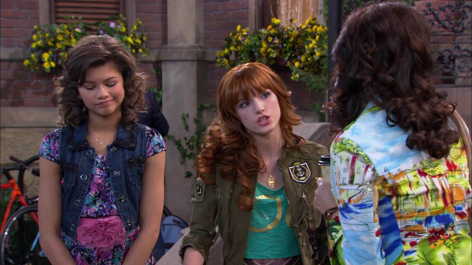 Shake_It_Up_S01E19_1080p_001210.jpg