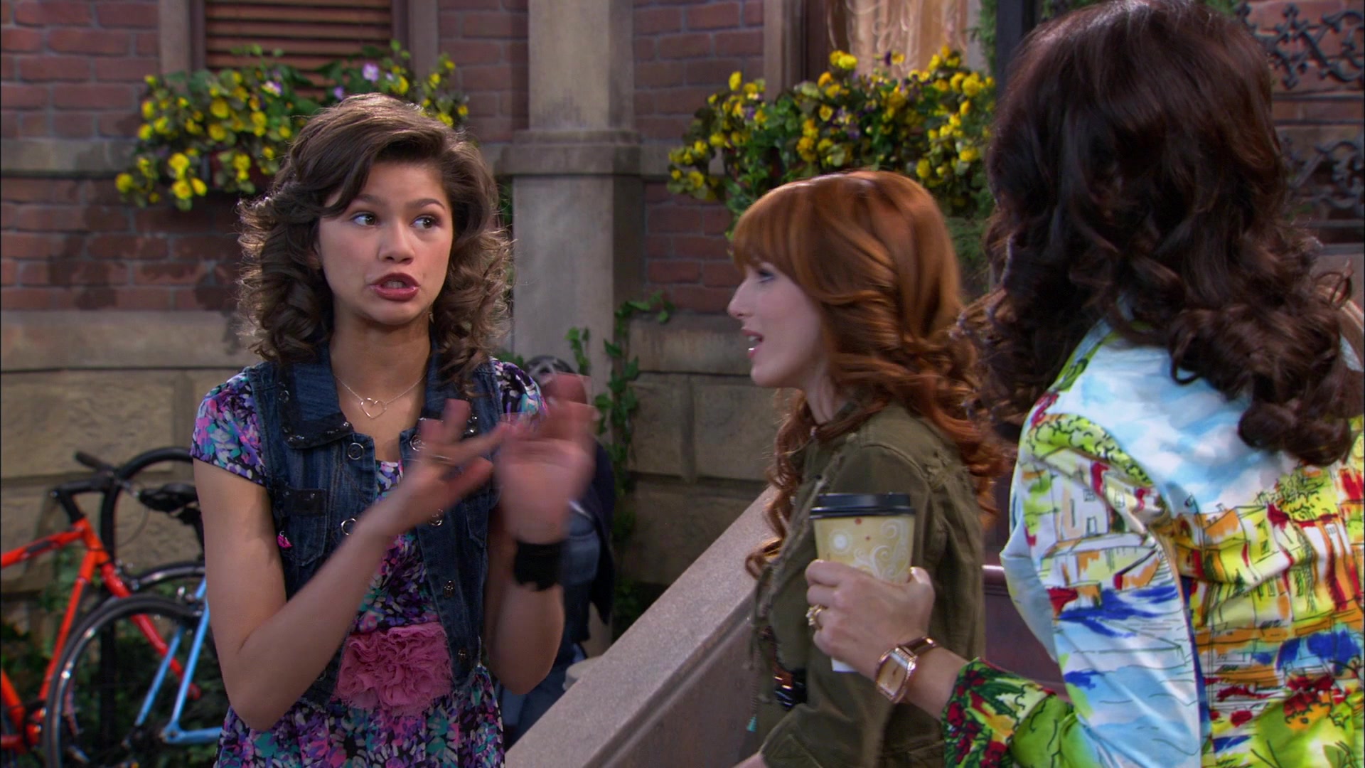 Shake_It_Up_S01E19_1080p_001227.jpg