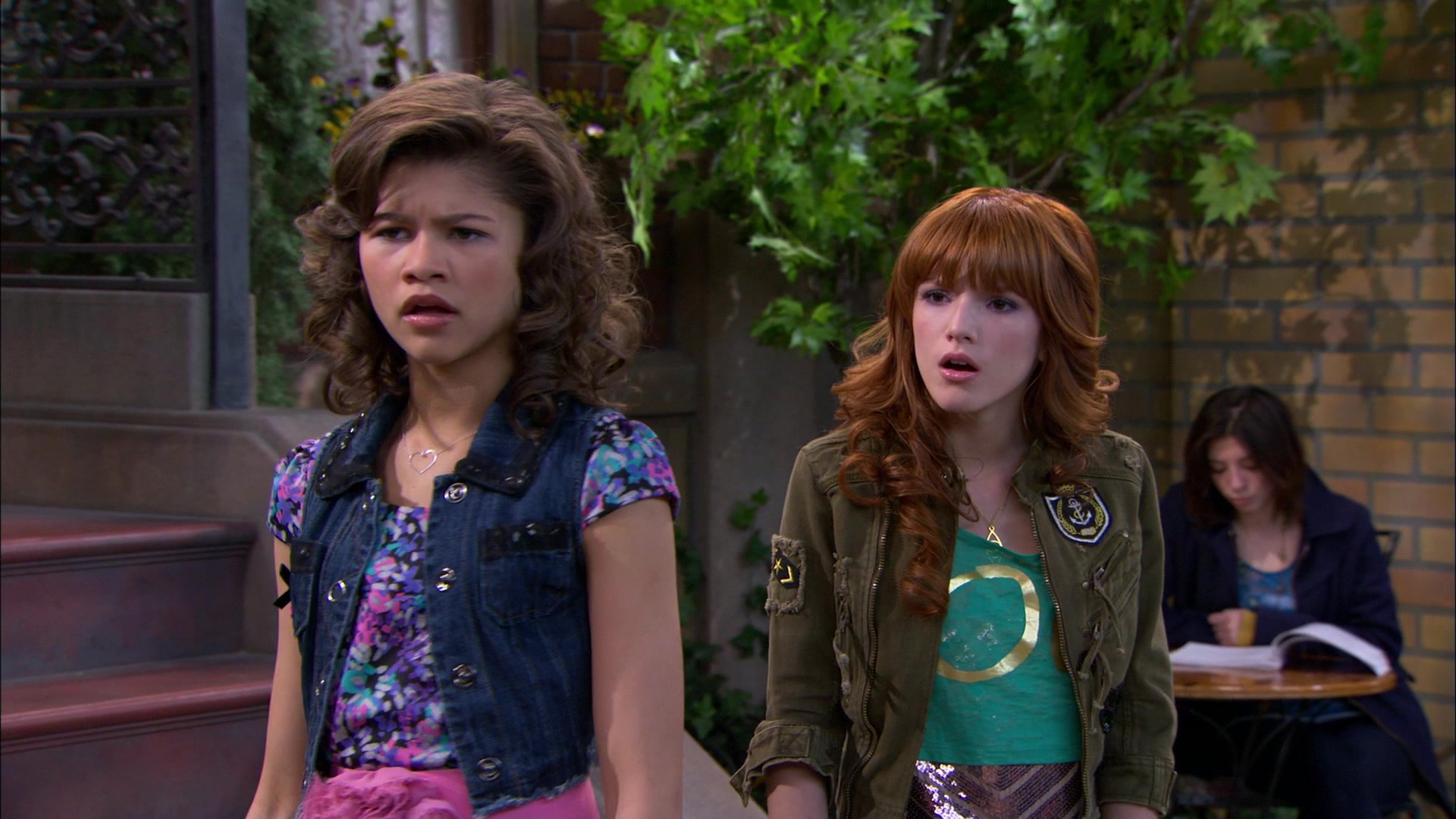 Shake_It_Up_S01E19_1080p_001265.jpg