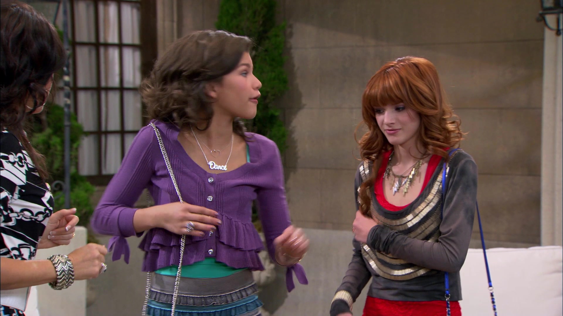 Shake_It_Up_S01E19_1080p_001531.jpg Shake_It_Up_S01E19_1080p_001531.jpg