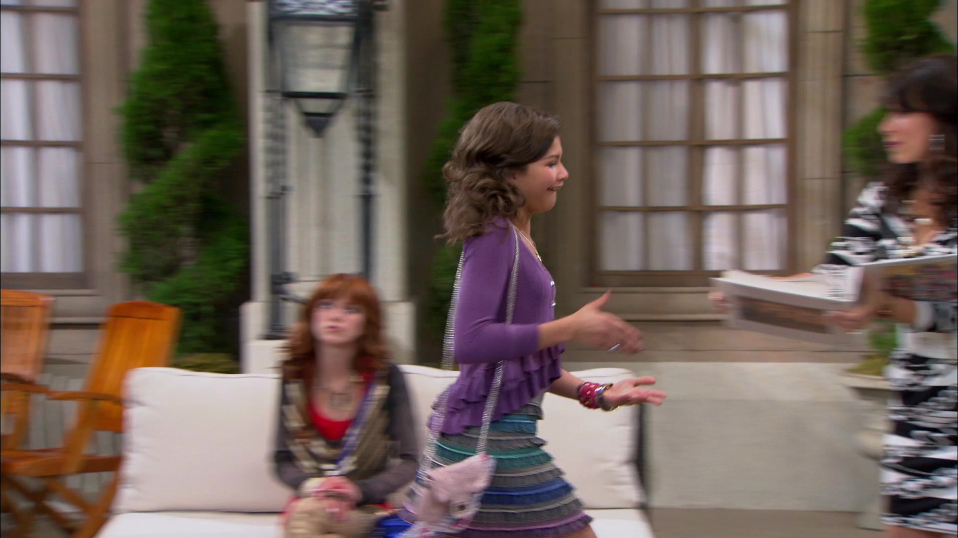 Shake_It_Up_S01E19_1080p_001639.jpg