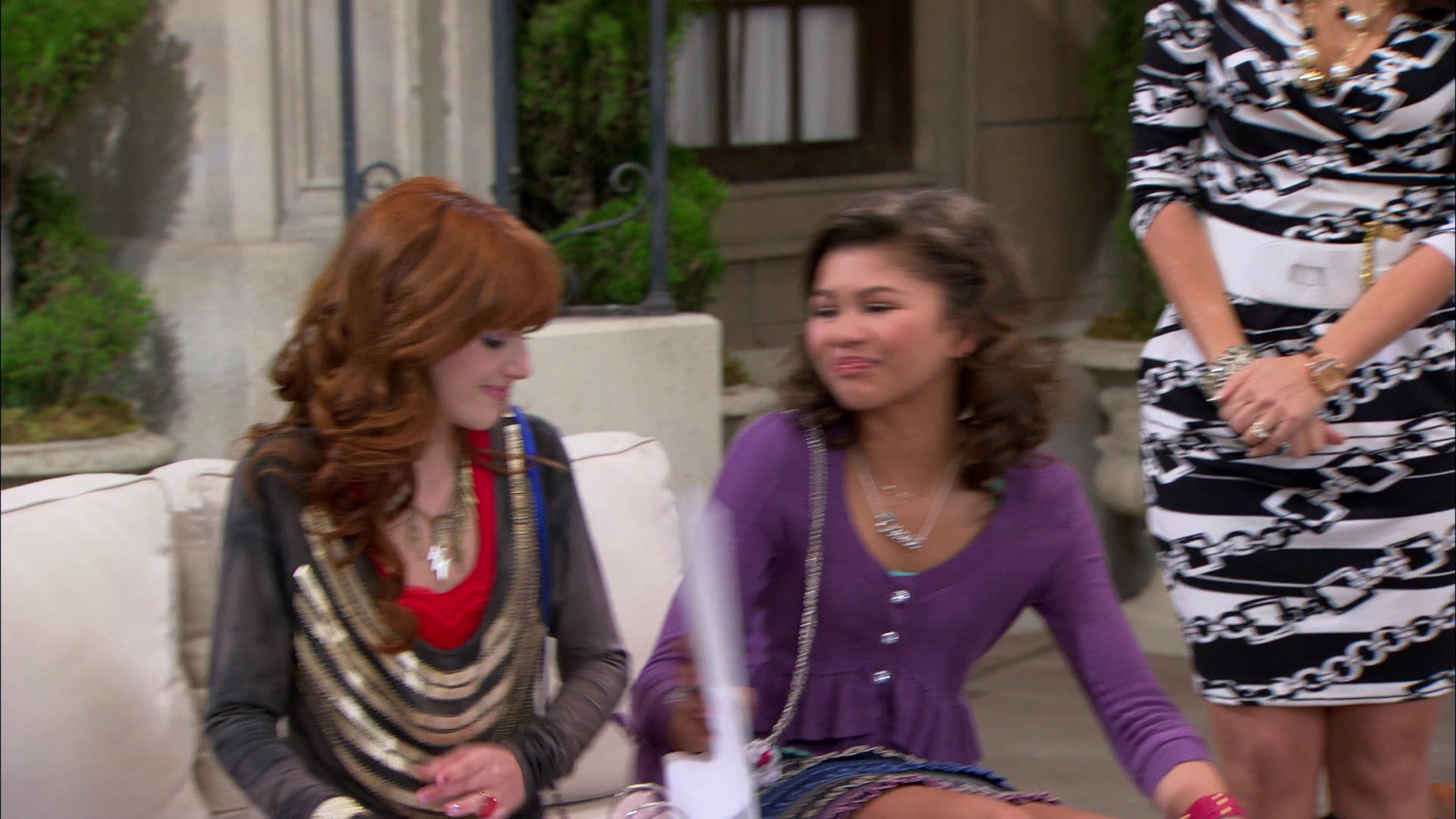 Shake_It_Up_S01E19_1080p_001705.jpg Shake_It_Up_S01E19_1080p_001705.jpg