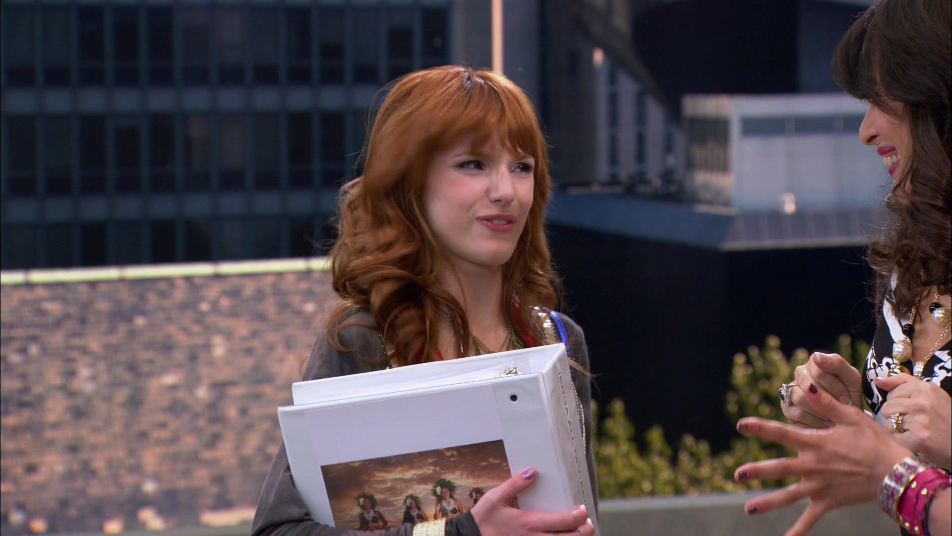 Shake_It_Up_S01E19_1080p_001759.jpg