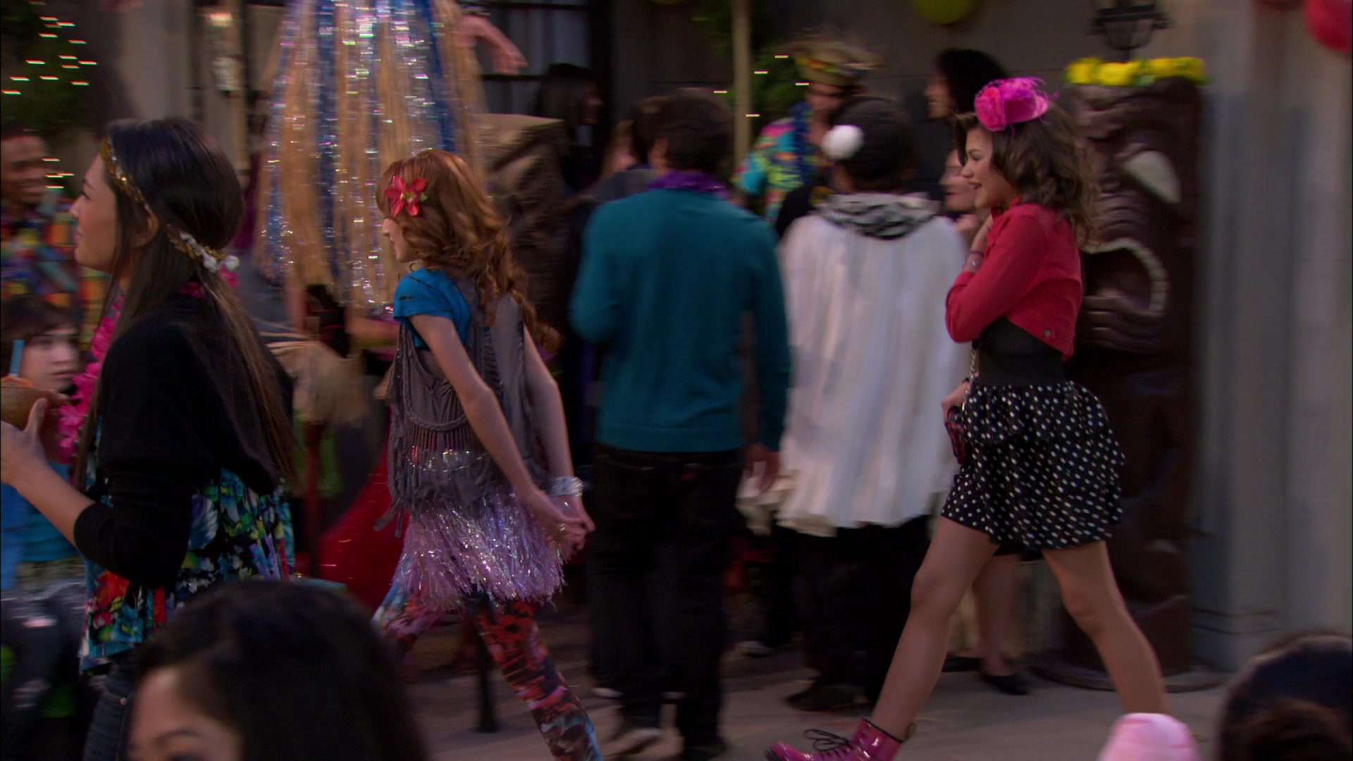 Shake_It_Up_S01E19_1080p_002025.jpg