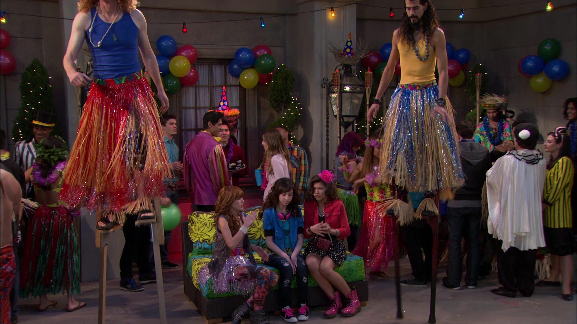 Shake_It_Up_S01E19_1080p_002062.jpg