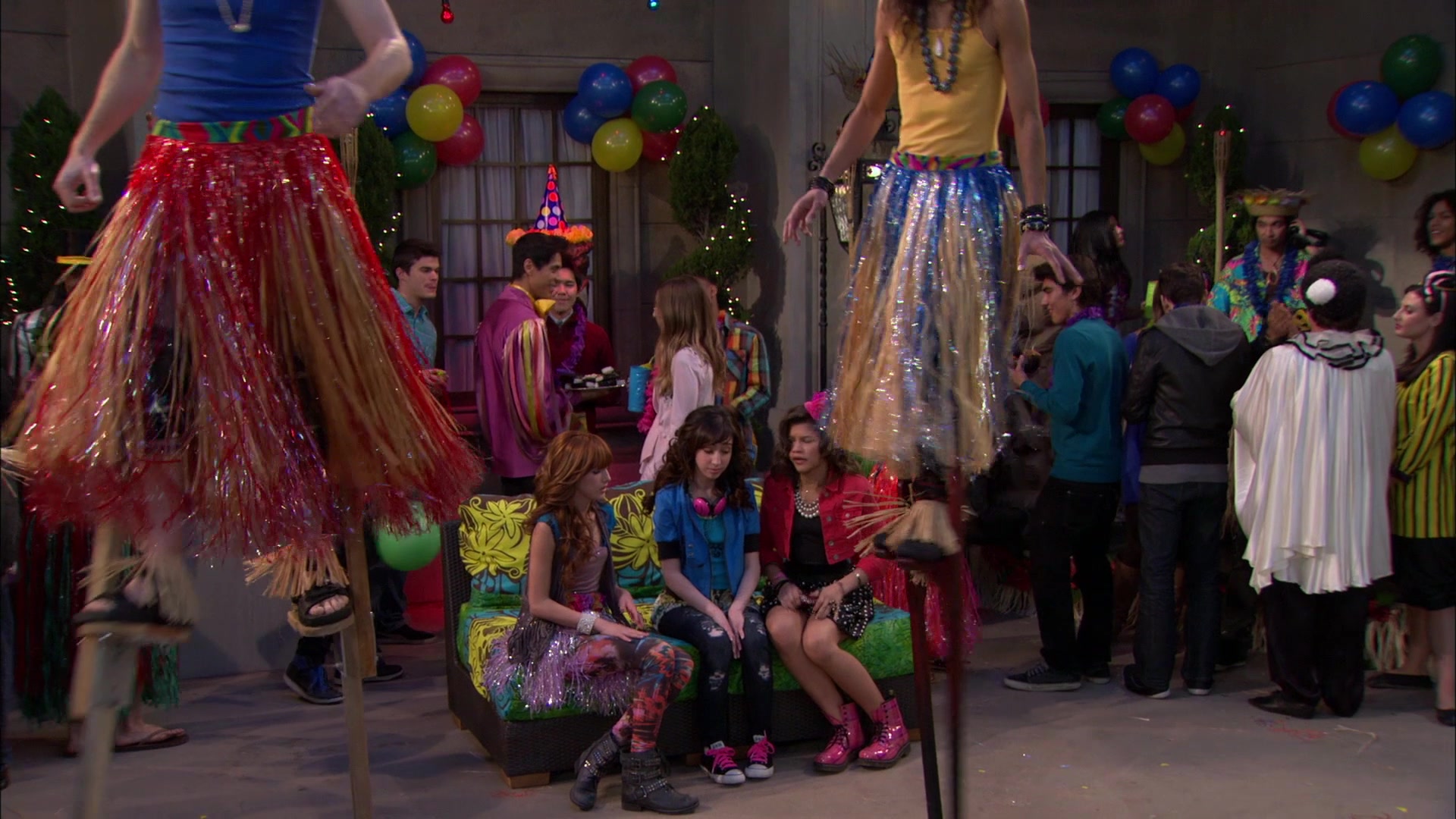 Shake_It_Up_S01E19_1080p_002064.jpg