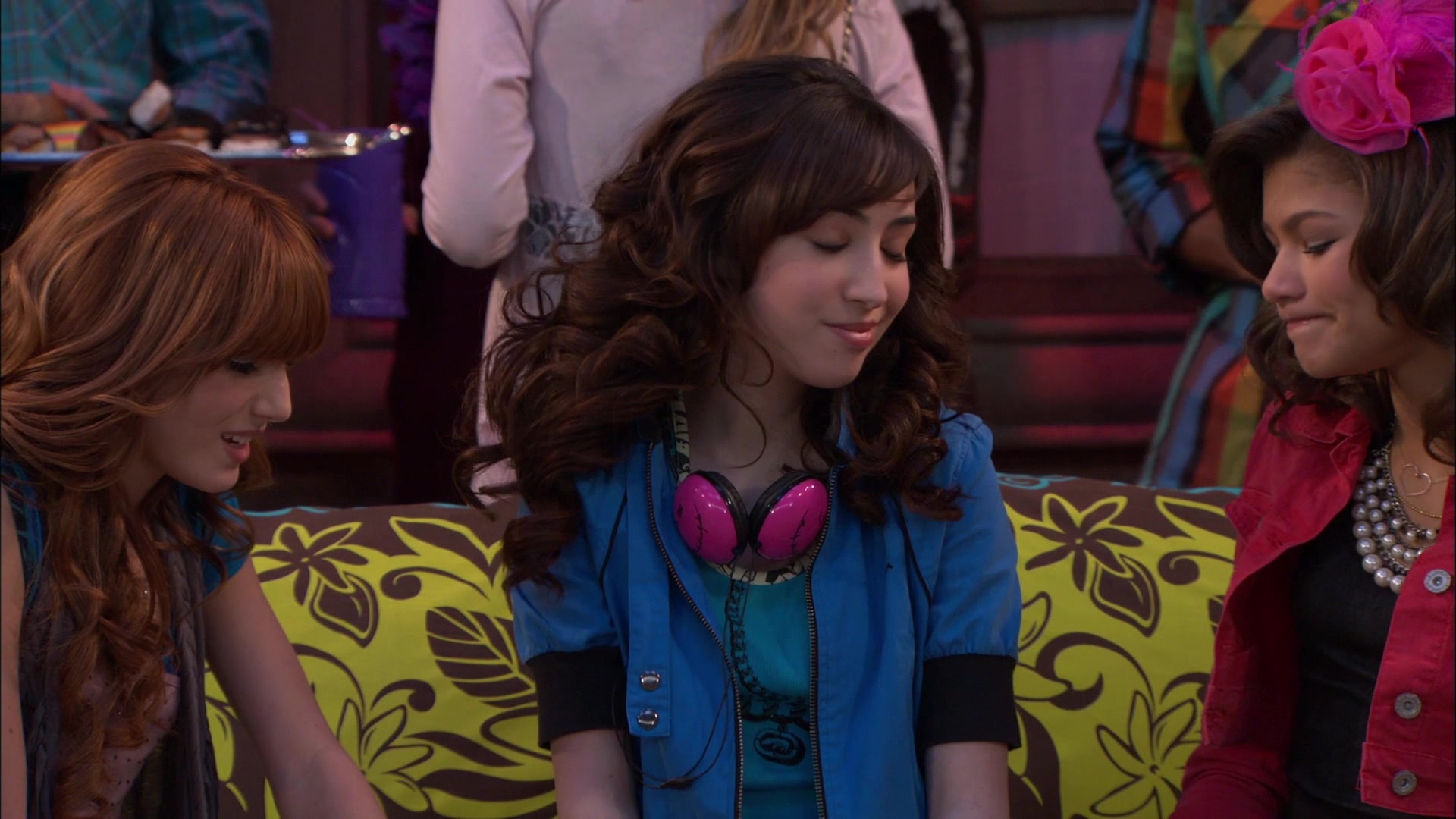 Shake_It_Up_S01E19_1080p_002087.jpg Shake_It_Up_S01E19_1080p_002087.jpg