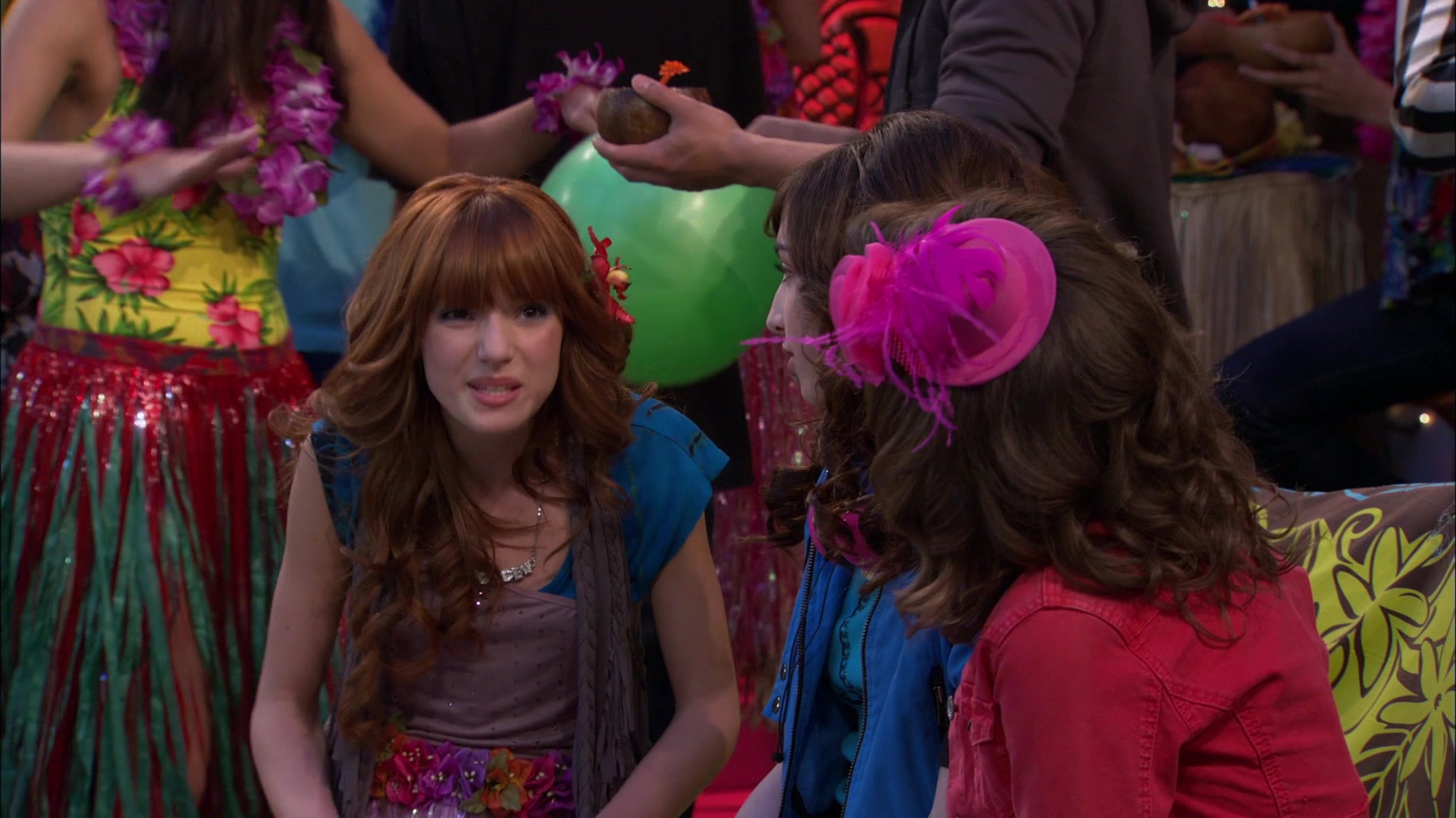 Shake_It_Up_S01E19_1080p_002091.jpg