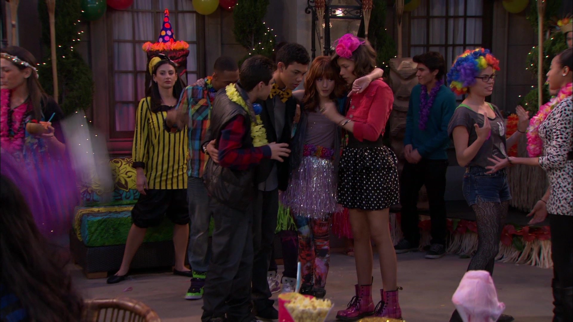 Shake_It_Up_S01E19_1080p_002428.jpg