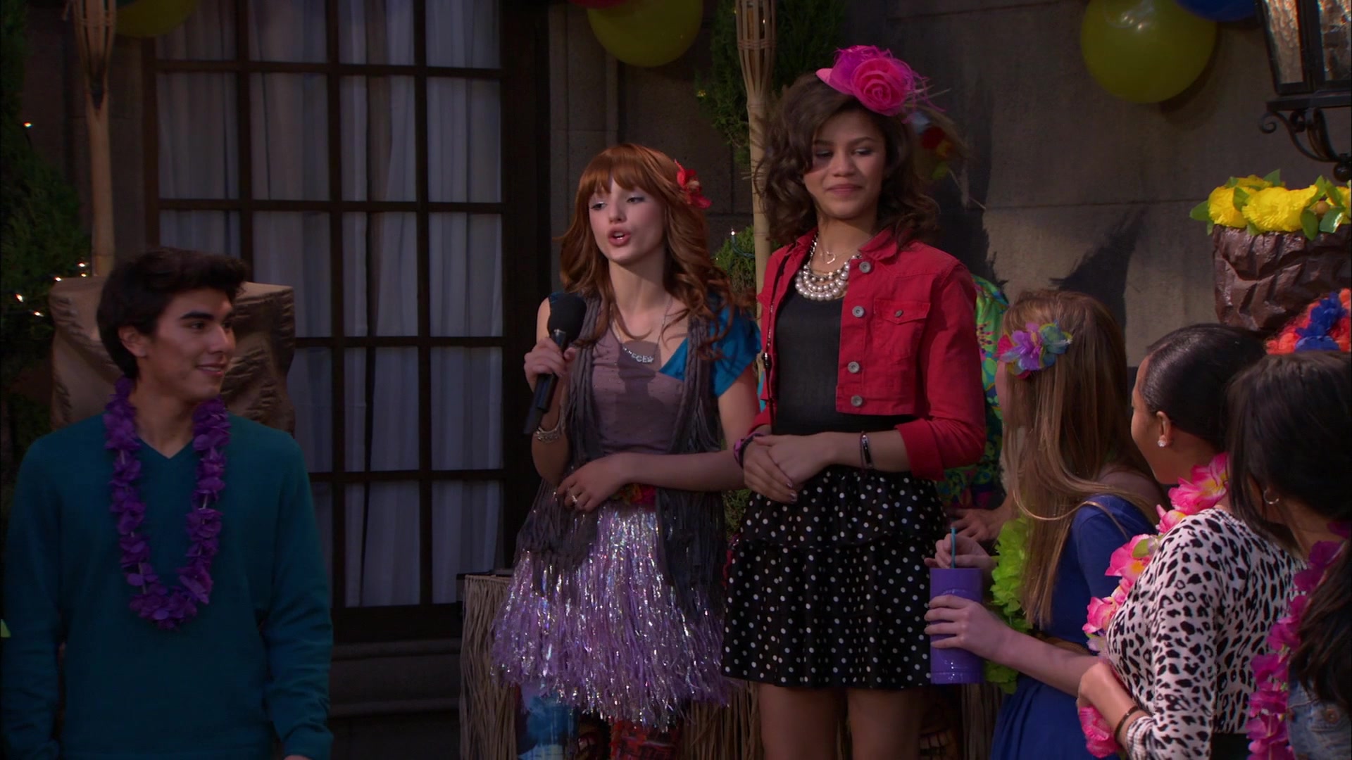 Shake_It_Up_S01E19_1080p_002448.jpg