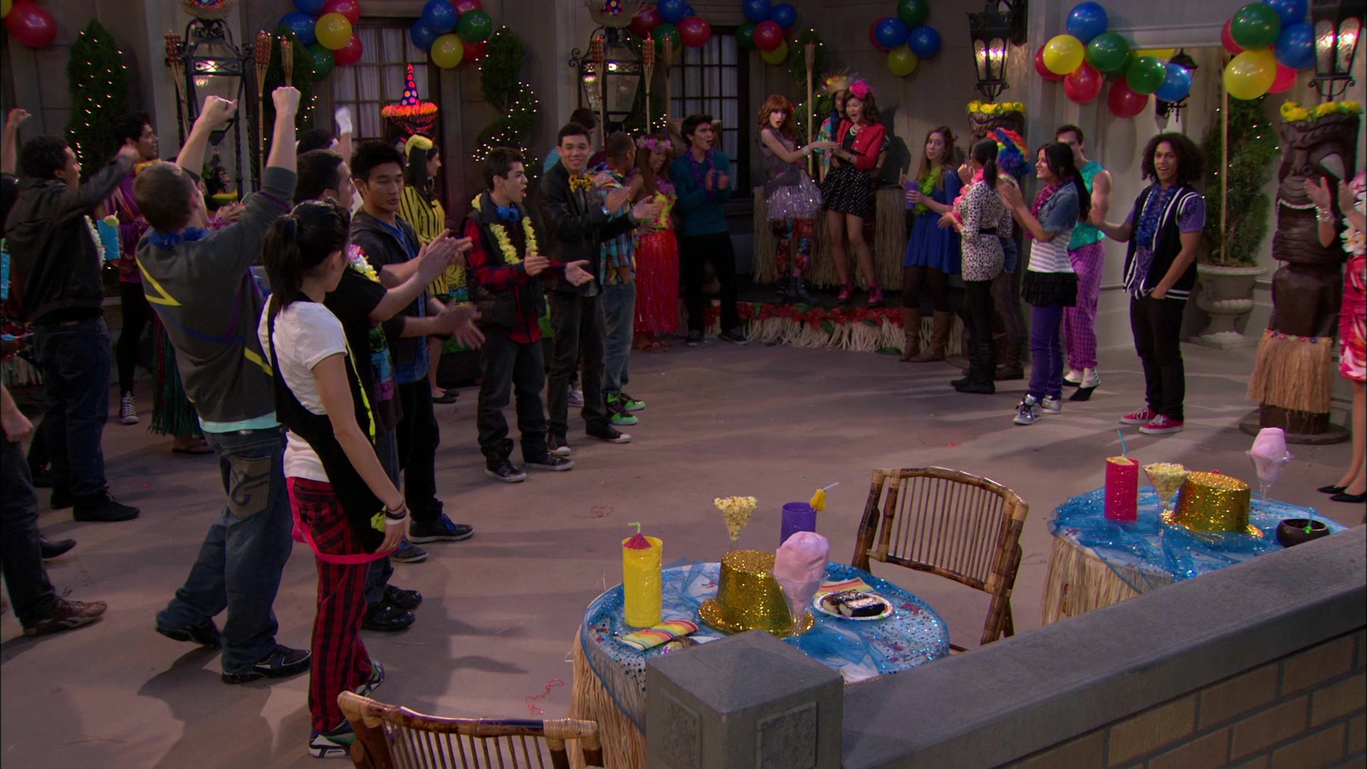 Shake_It_Up_S01E19_1080p_002457.jpg