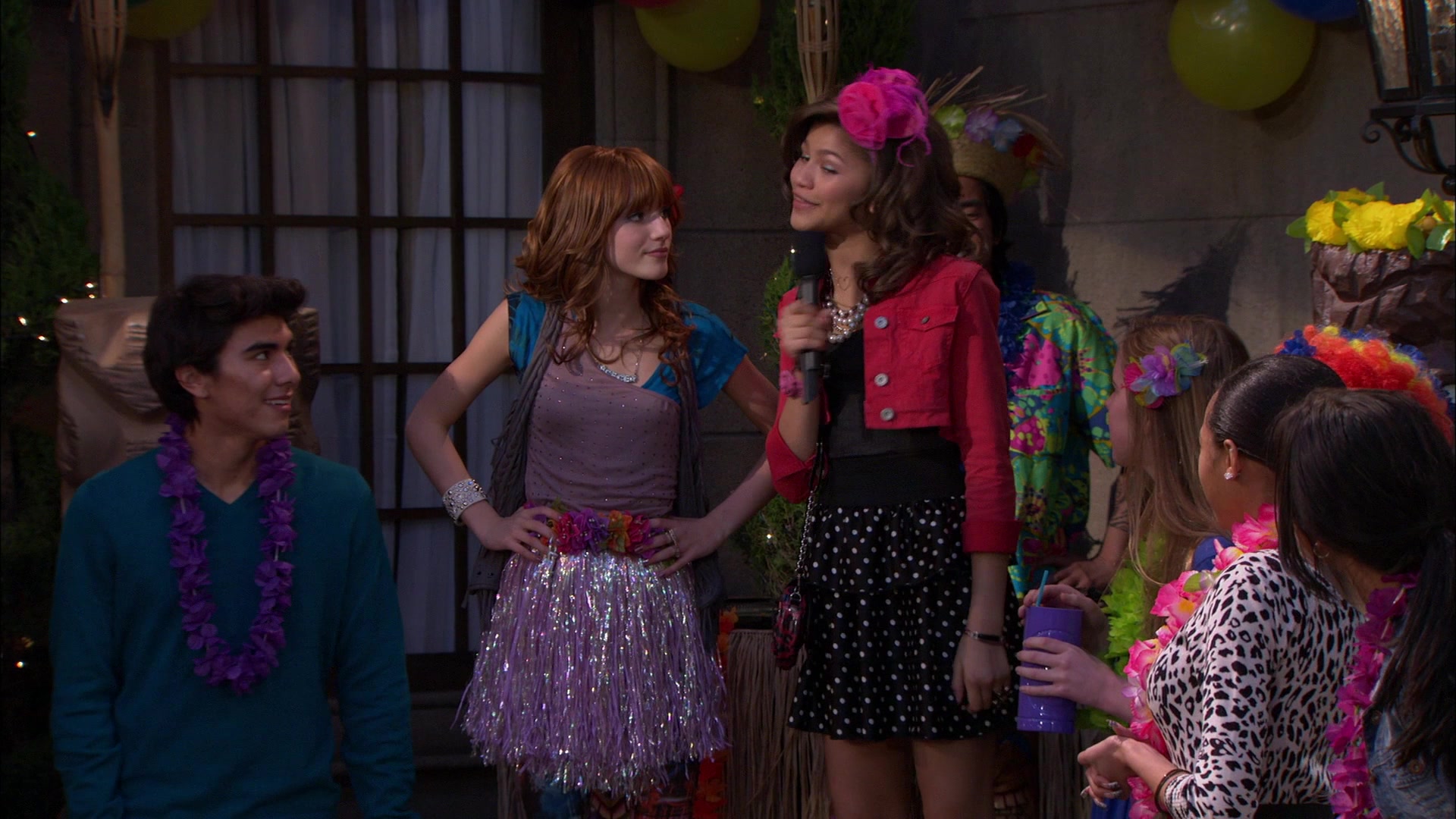 Shake_It_Up_S01E19_1080p_002466.jpg