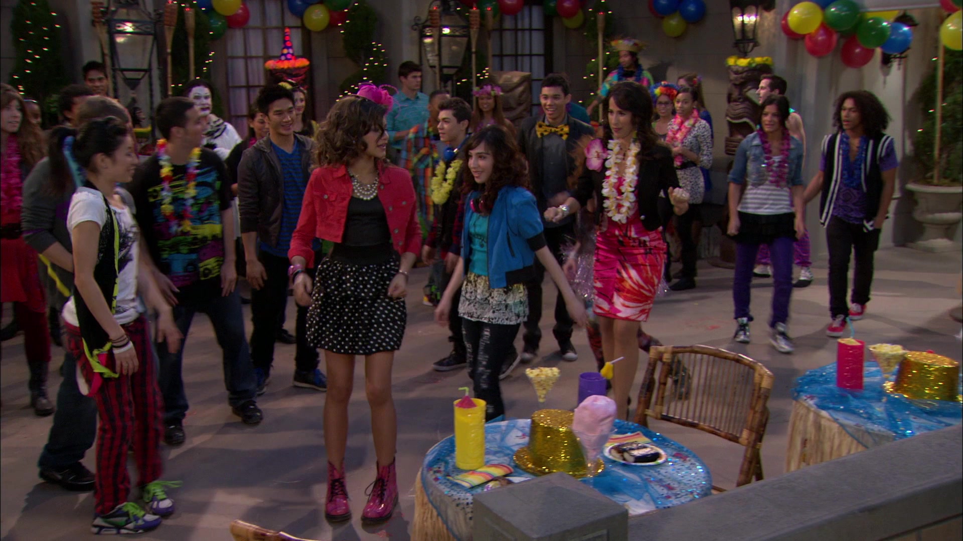 Shake_It_Up_S01E19_1080p_002494.jpg