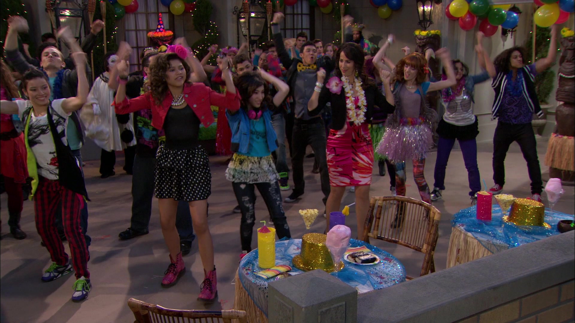 Shake_It_Up_S01E19_1080p_002503.jpg Shake_It_Up_S01E19_1080p_002503.jpg