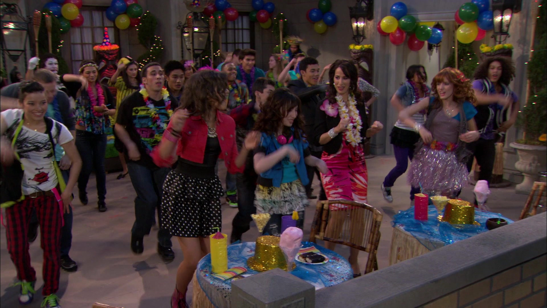 Shake_It_Up_S01E19_1080p_002513.jpg