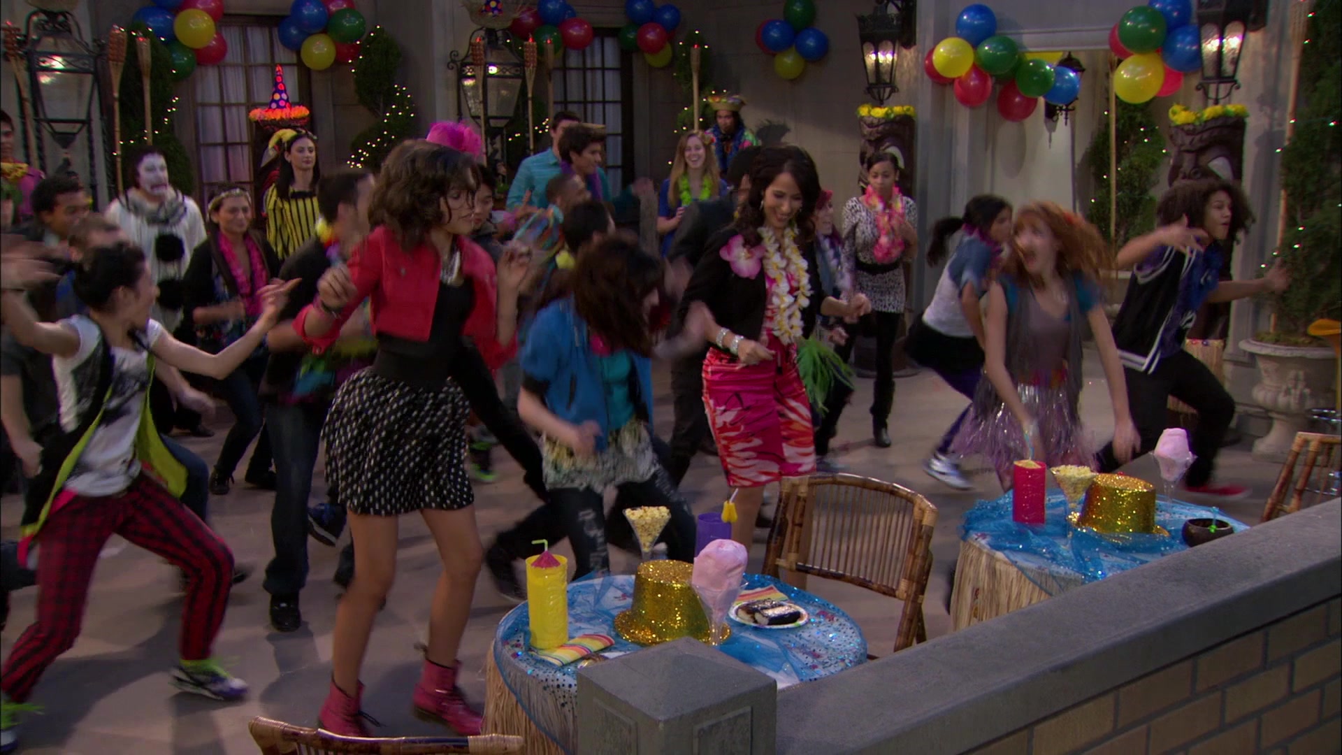 Shake_It_Up_S01E19_1080p_002520.jpg