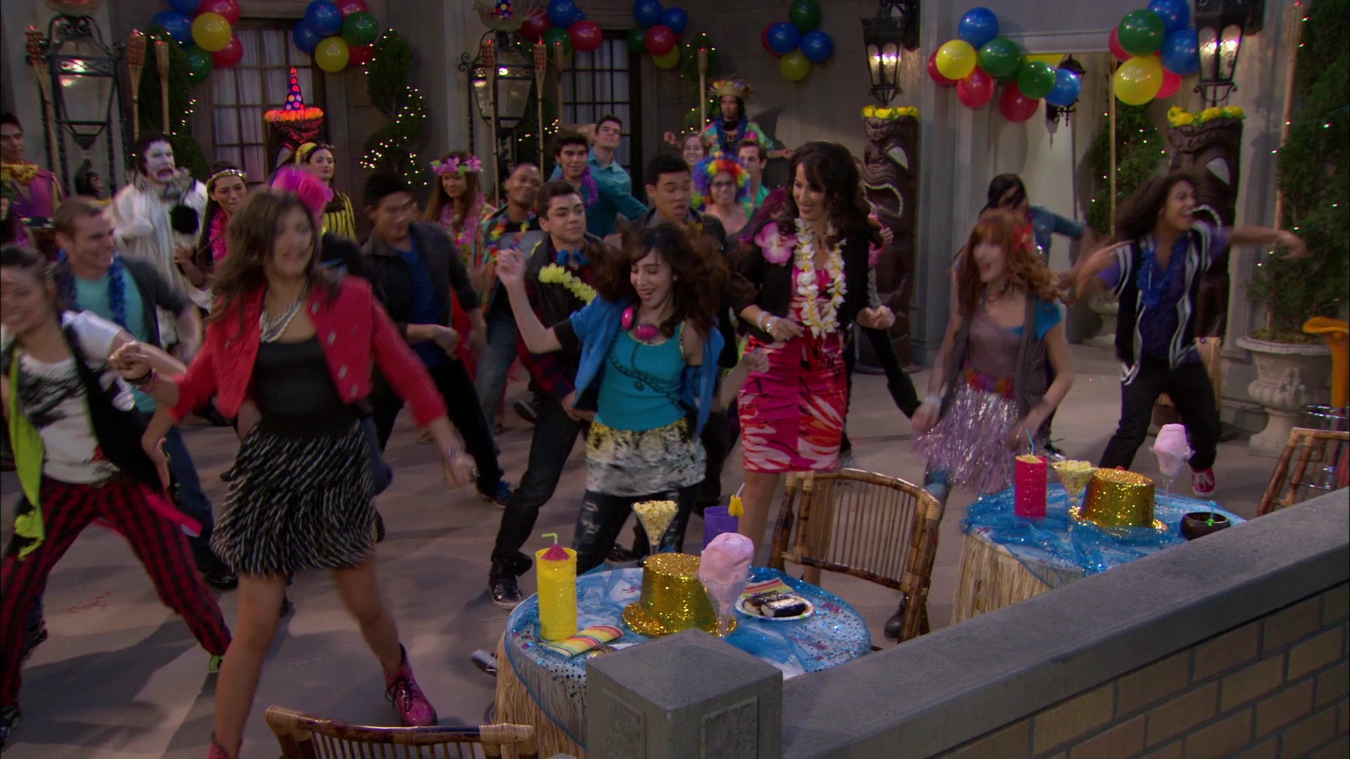 Shake_It_Up_S01E19_1080p_002523.jpg
