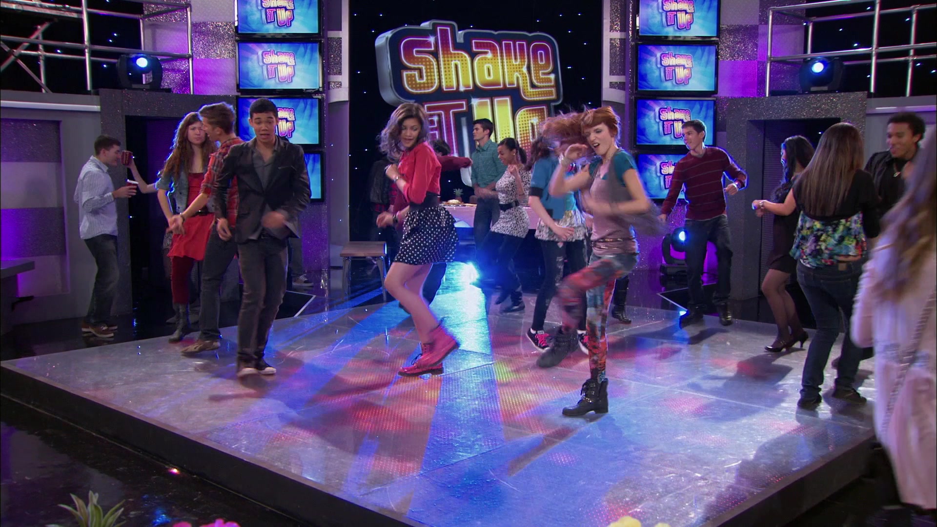 Shake_It_Up_S01E19_1080p_002698.jpg